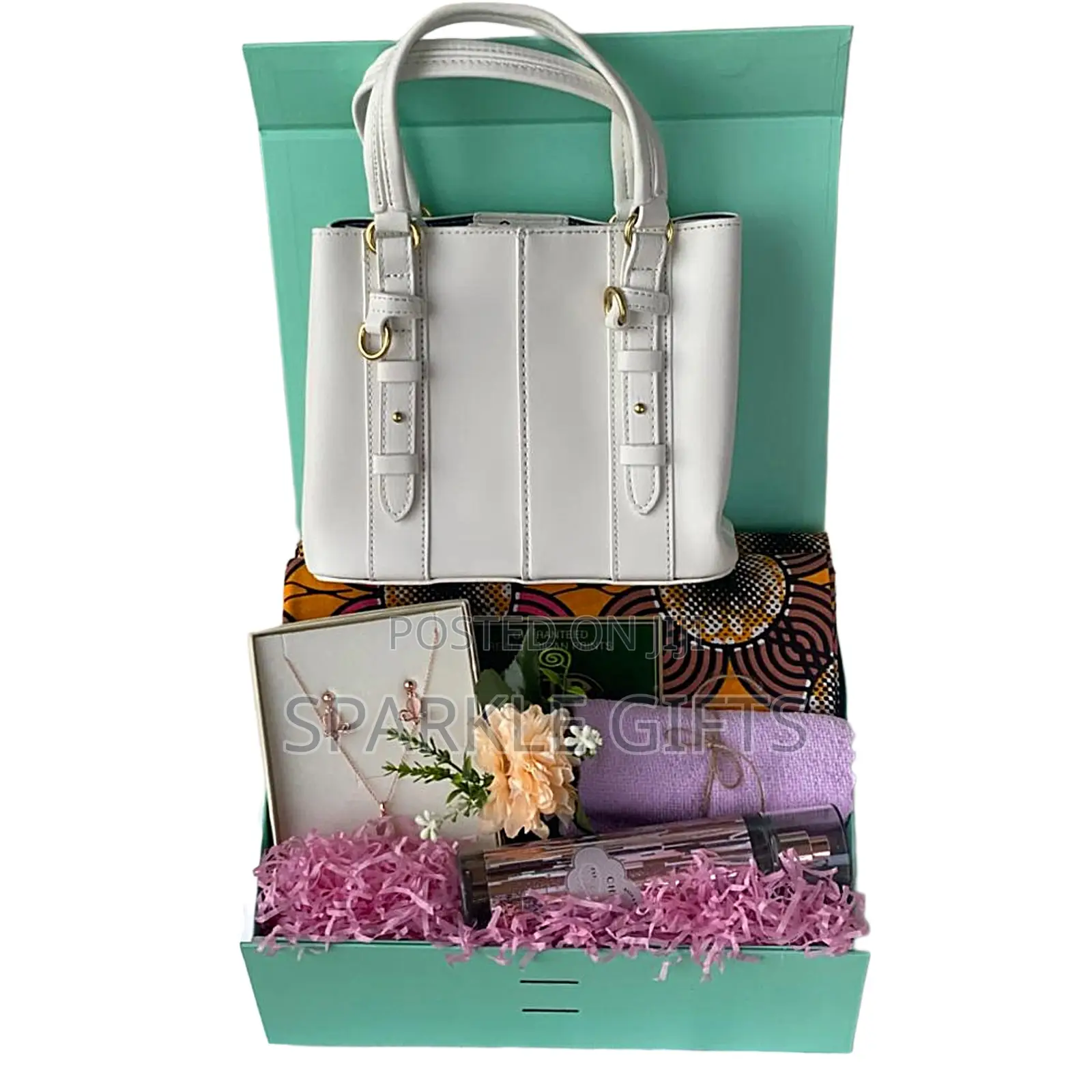 Elegant Gift Box to Make Her Birthday, Valentine Extra Awesome