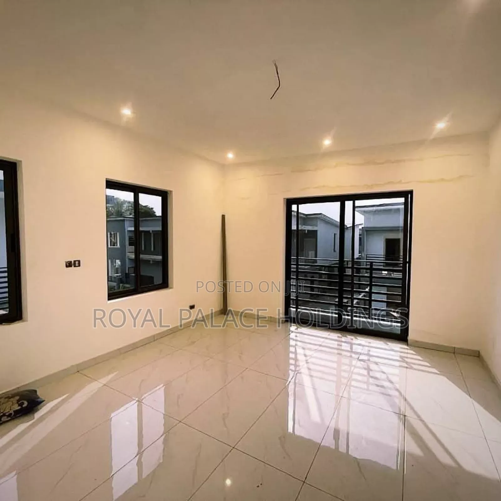 3bdrm Duplex in Haatso for sale