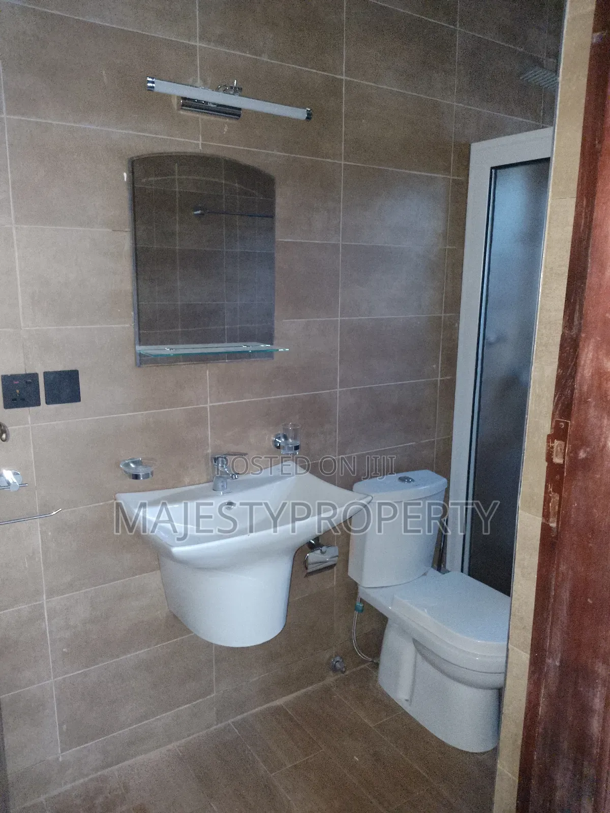 2bdrm Apartment in Tseaddo, Accra Metropolitan for rent