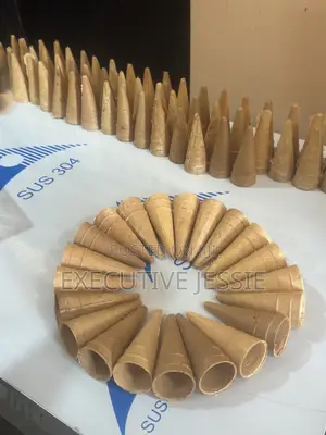 Ice Cream Cones. Horn Type
