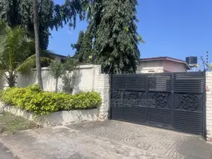 6bdrm House in Tesano, Accra Metropolitan for sale