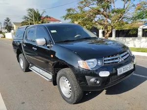 Mitsubishi L200 2010 Black