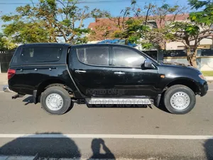Mitsubishi L200 2010 Black
