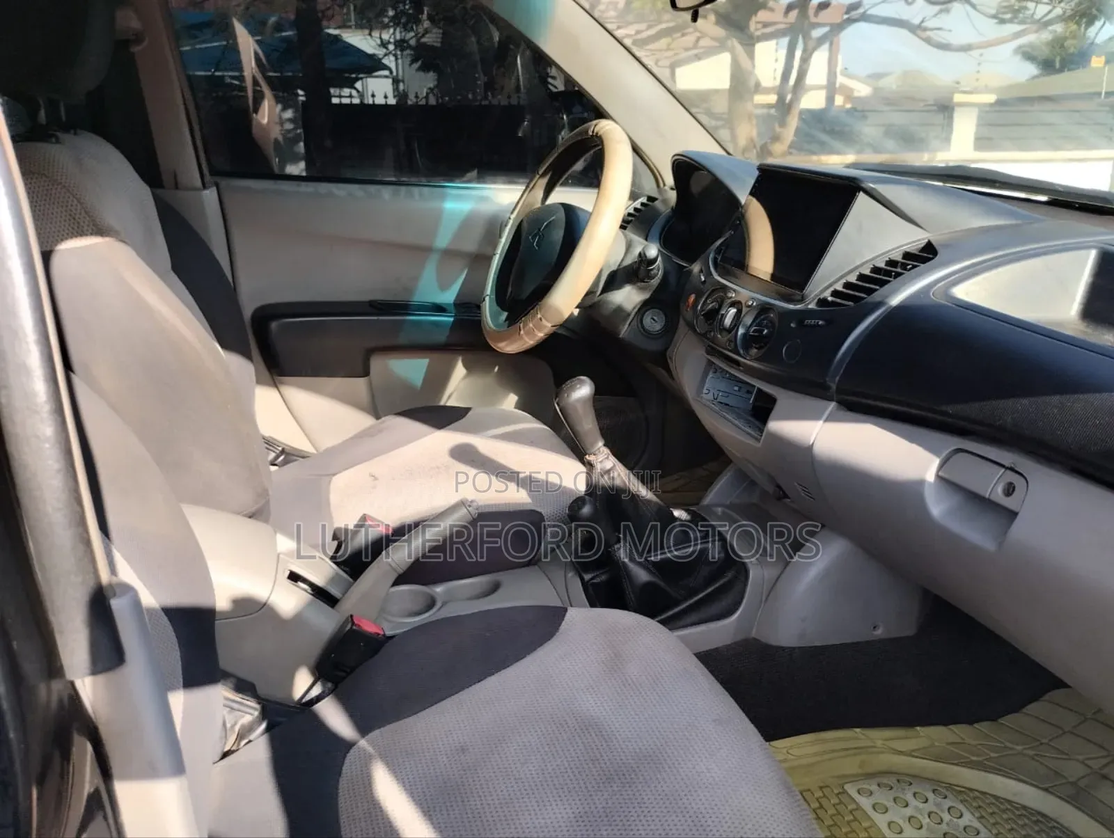Mitsubishi L200 2010 Black