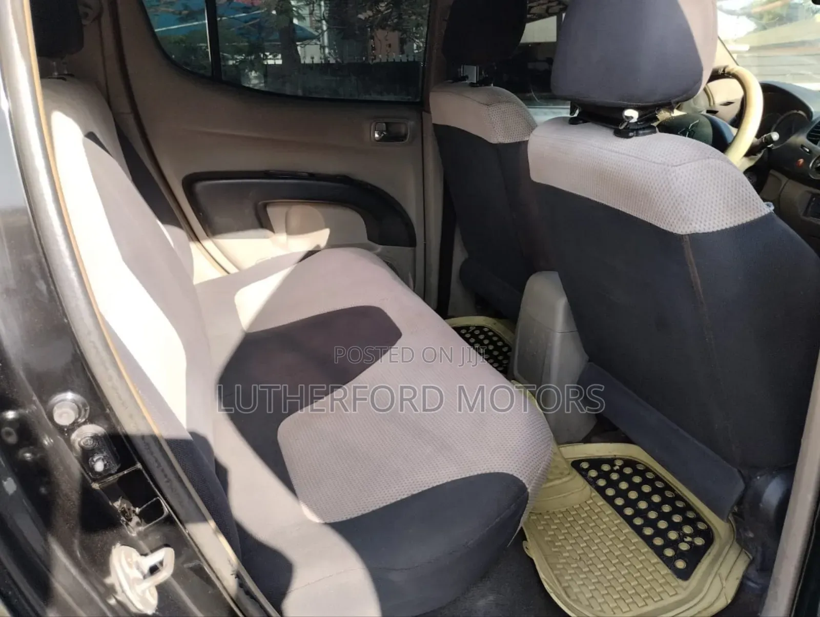 Mitsubishi L200 2010 Black