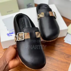 Original British Burberry Suede Buckle Slip-on Sandals — Black