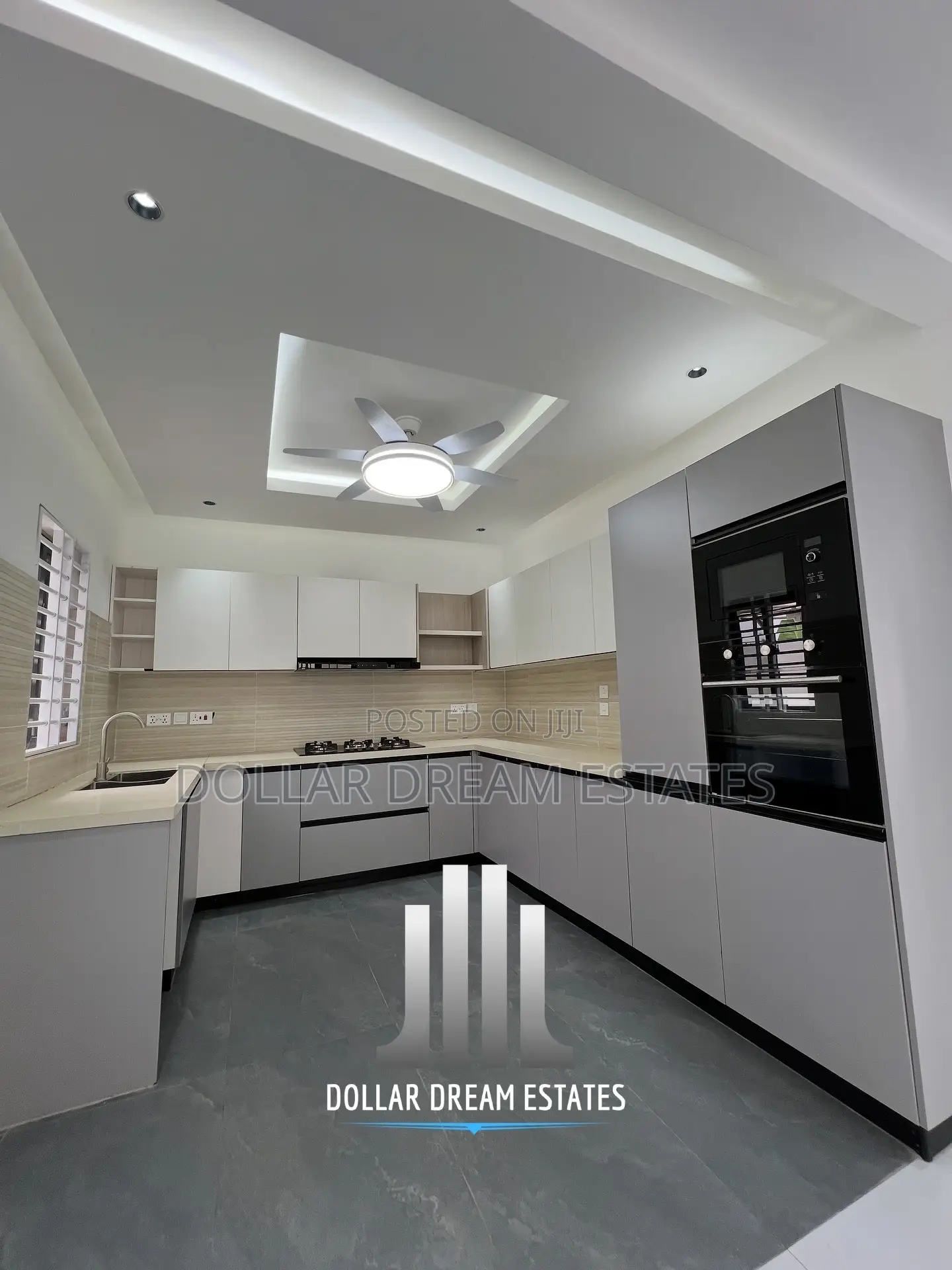 3bdrm Townhouse/Terrace in Adjiriganor for sale