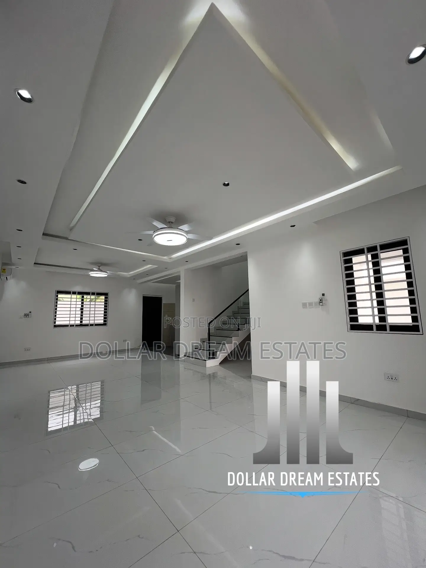 3bdrm Townhouse/Terrace in Adjiriganor for sale