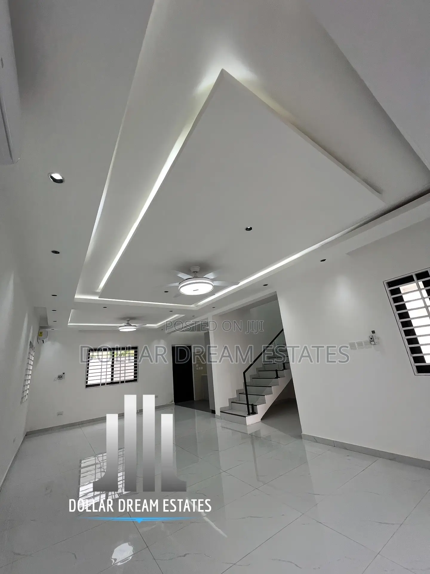 3bdrm Townhouse/Terrace in Adjiriganor for sale
