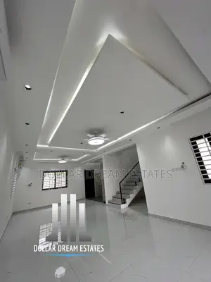 3bdrm Townhouse/Terrace in Adjiriganor for sale