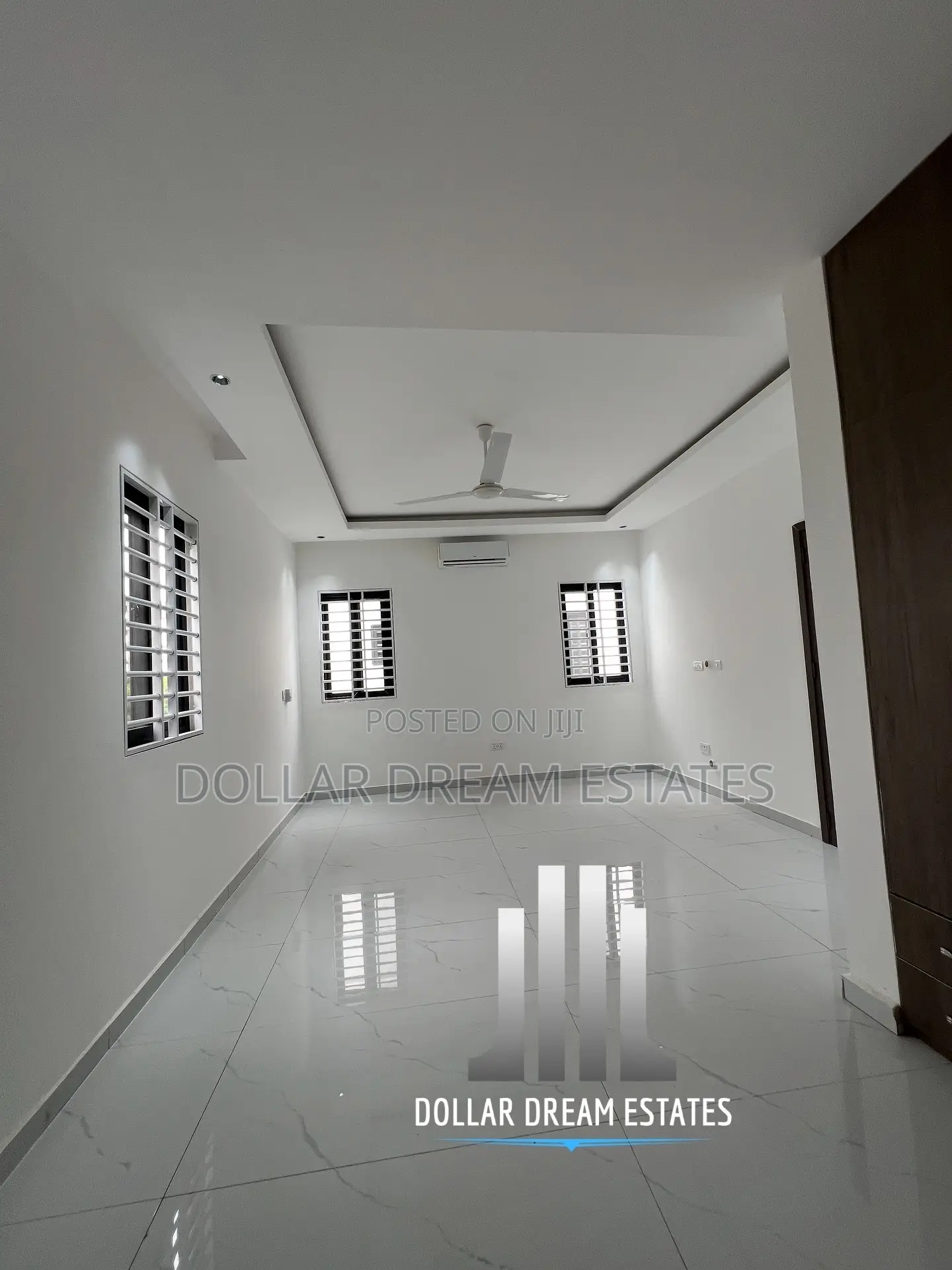 3bdrm Townhouse/Terrace in Adjiriganor for sale