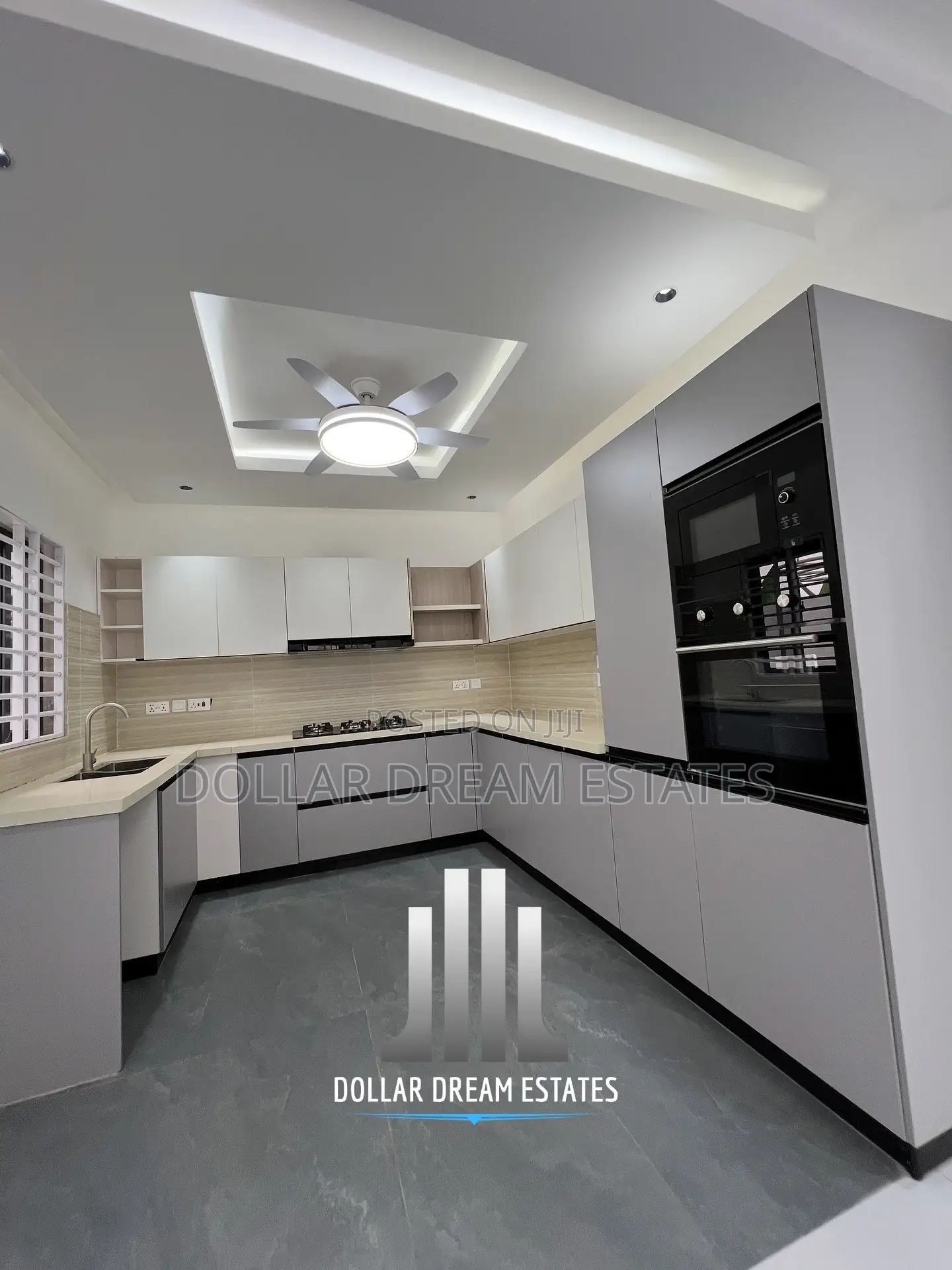 3bdrm Townhouse/Terrace in Adjiriganor for sale