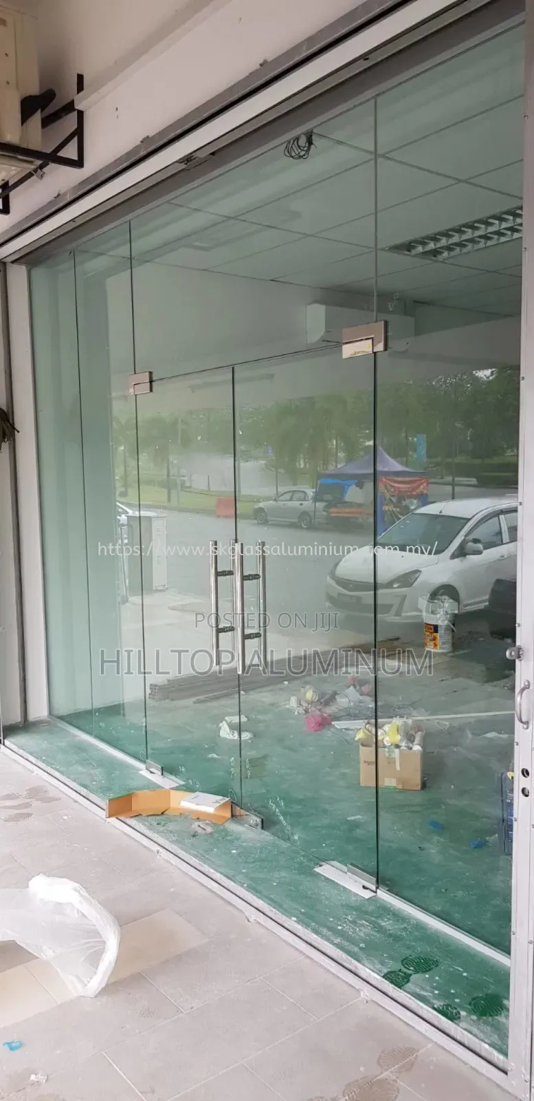 Frameless Glazz Double Doorr