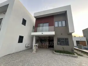 4bdrm Townhouse / Terrace in Tema Community 6, Sakumono for rent