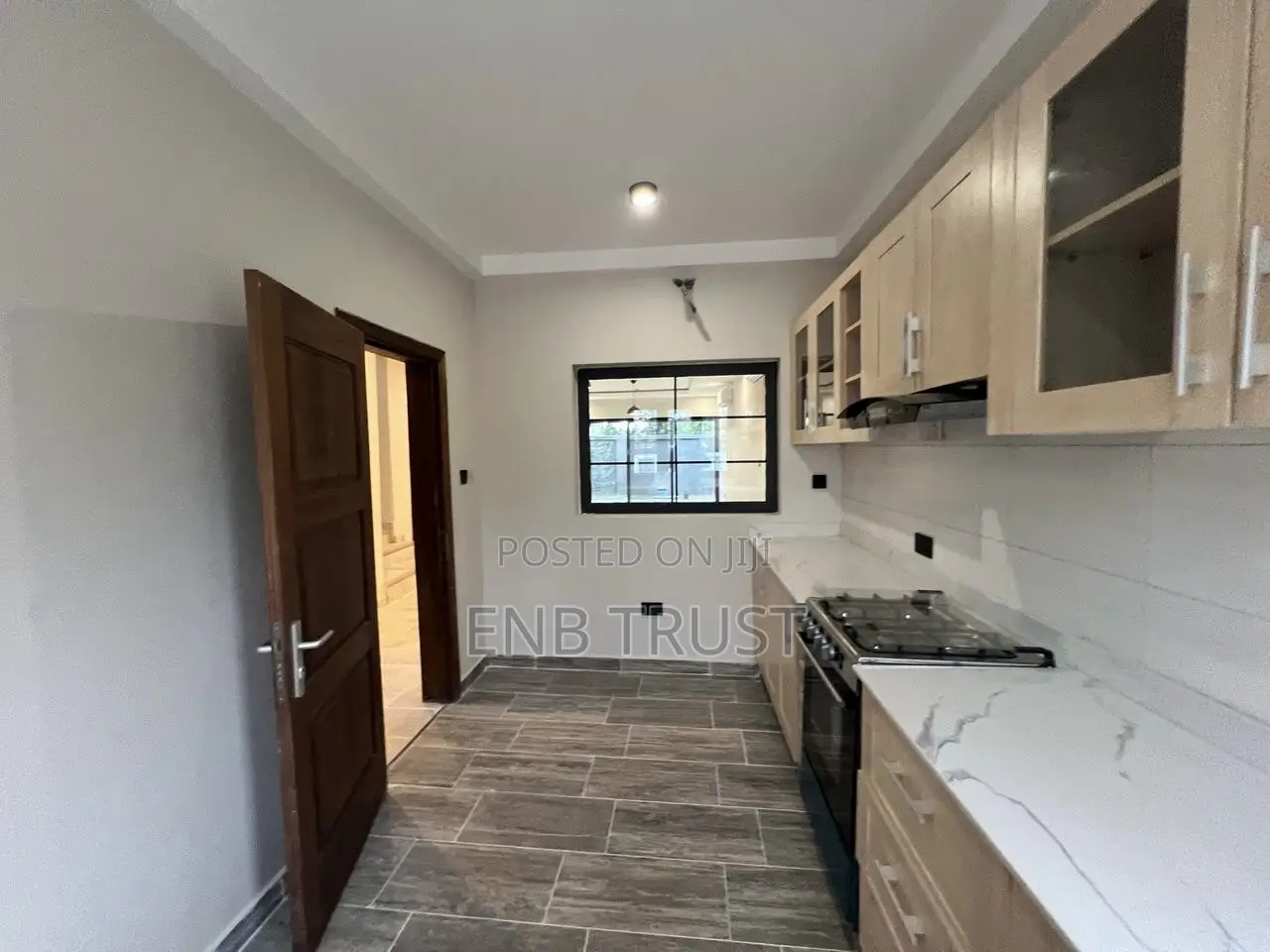 4bdrm Townhouse / Terrace in Tema Community 6, Sakumono for rent