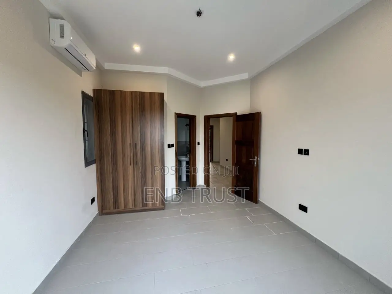 4bdrm Townhouse / Terrace in Tema Community 6, Sakumono for rent