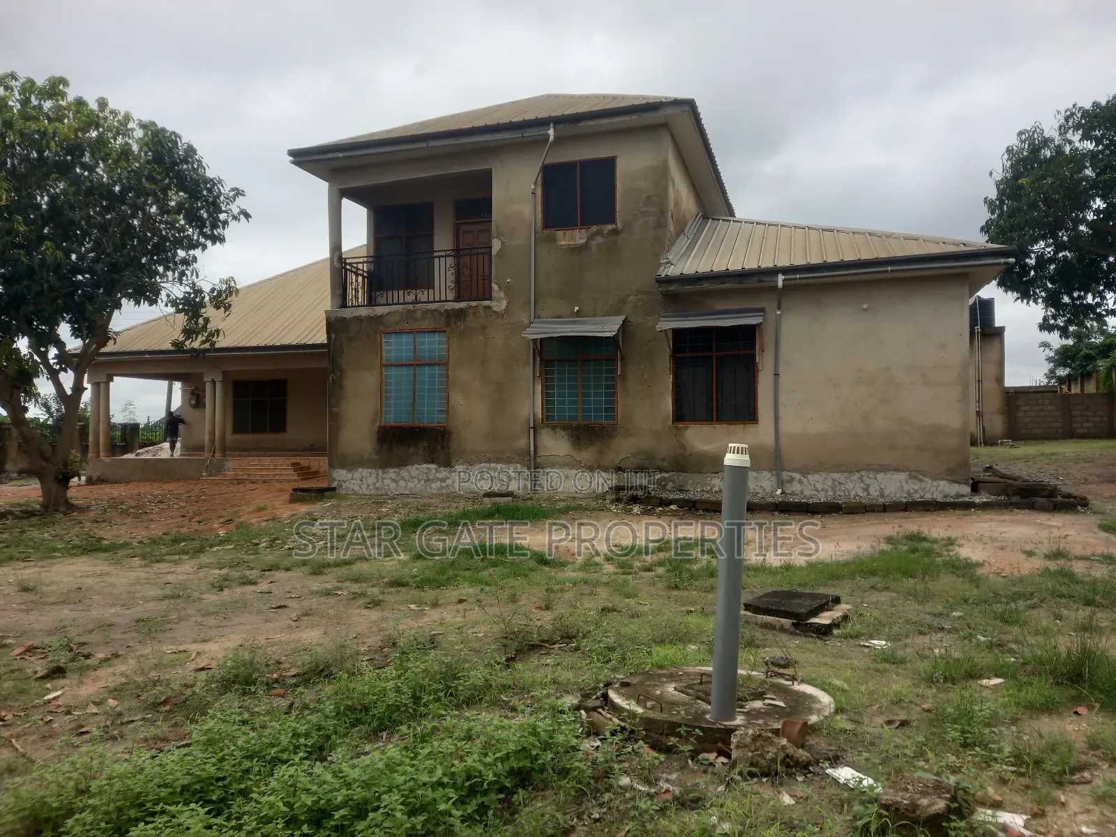 5bdrm House in Aputuogya Abijan, Kumasi Metropolitan for sale