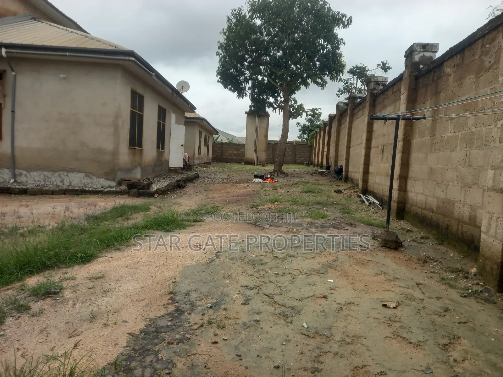 5bdrm House in Aputuogya Abijan, Kumasi Metropolitan for sale