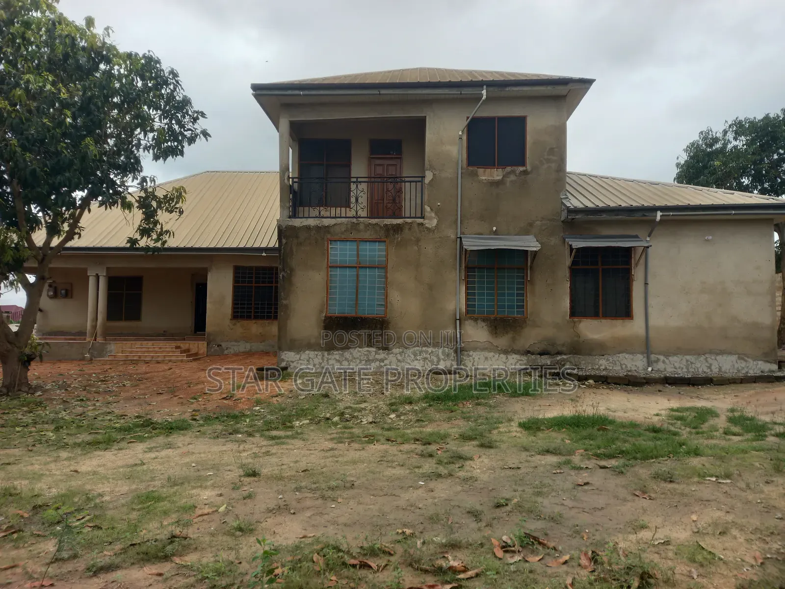 5bdrm House in Aputuogya Abijan, Kumasi Metropolitan for sale