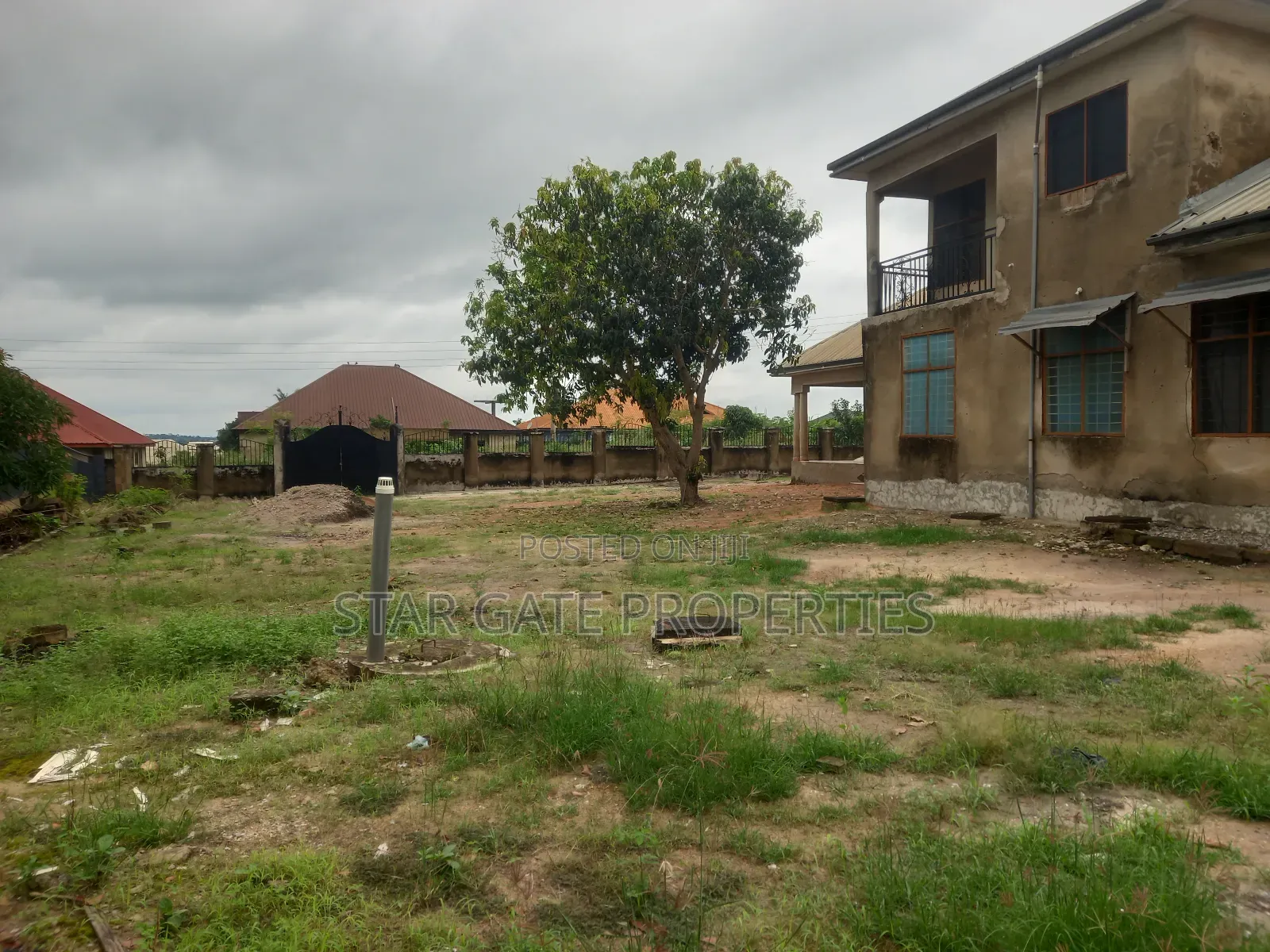 5bdrm House in Aputuogya Abijan, Kumasi Metropolitan for sale