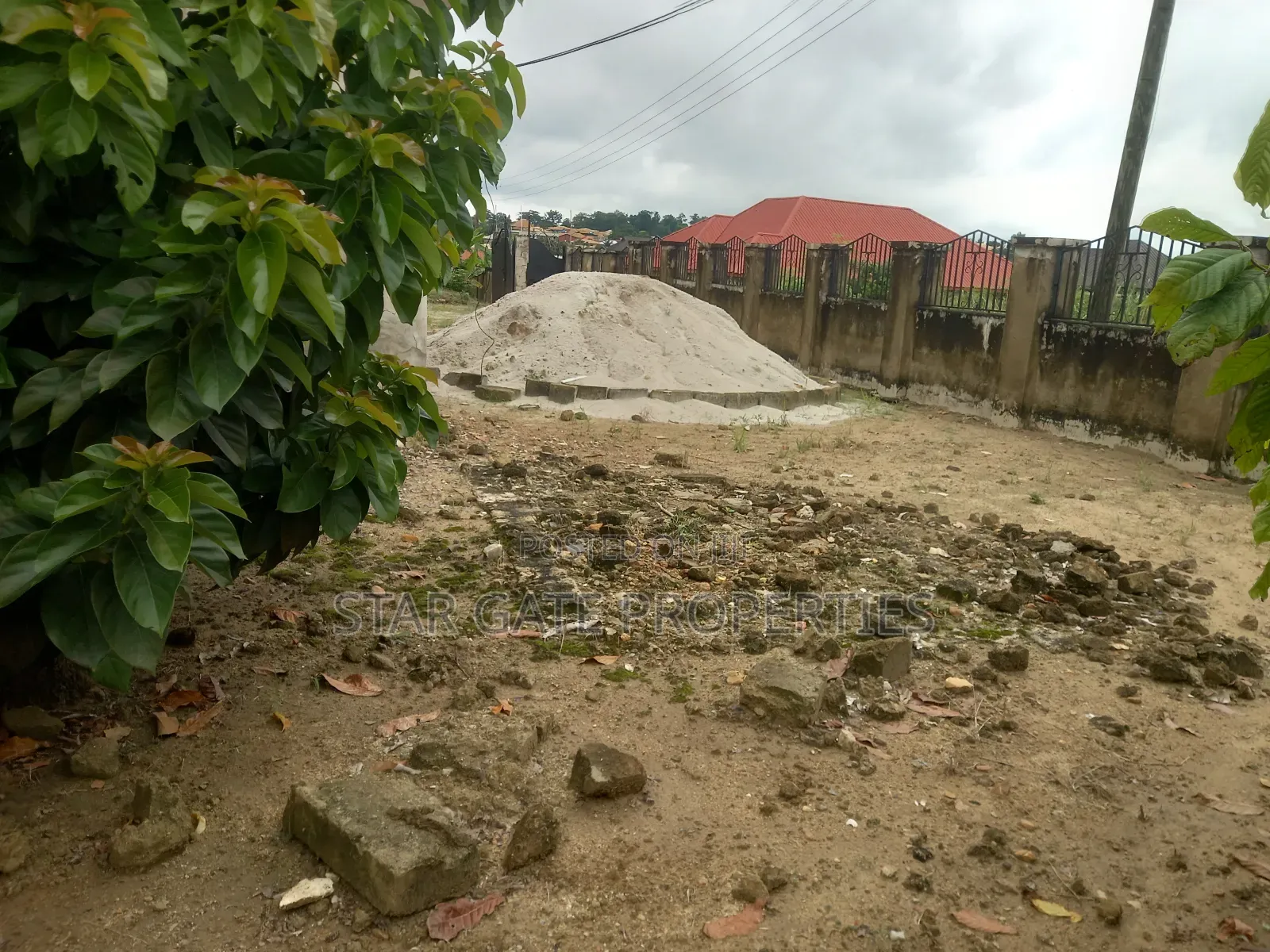 5bdrm House in Aputuogya Abijan, Kumasi Metropolitan for sale
