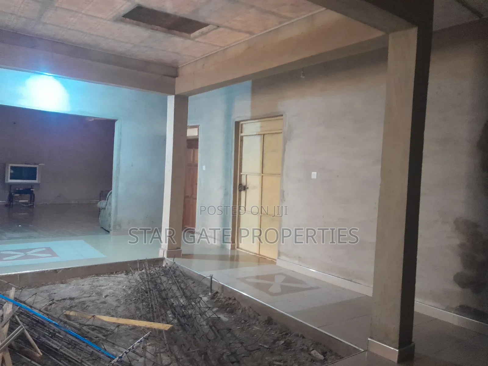 5bdrm House in Aputuogya Abijan, Kumasi Metropolitan for sale