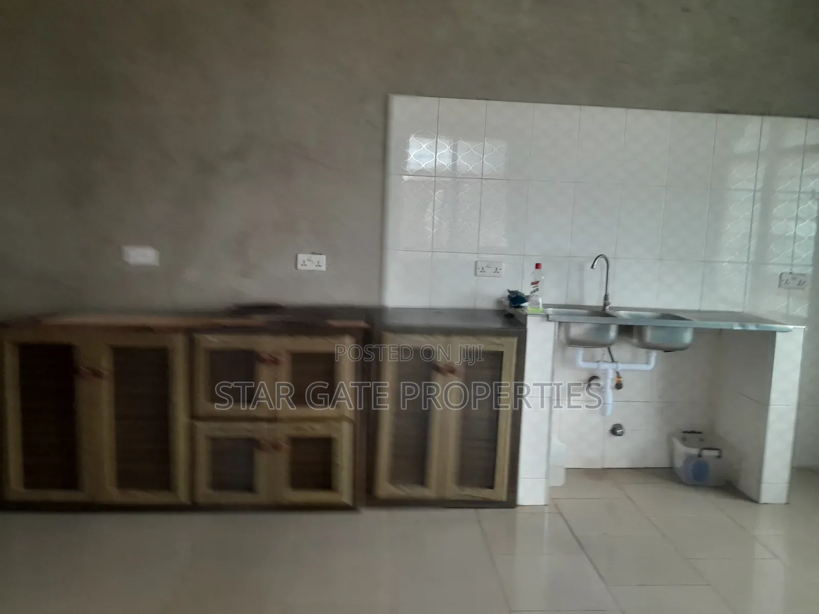 5bdrm House in Aputuogya Abijan, Kumasi Metropolitan for sale