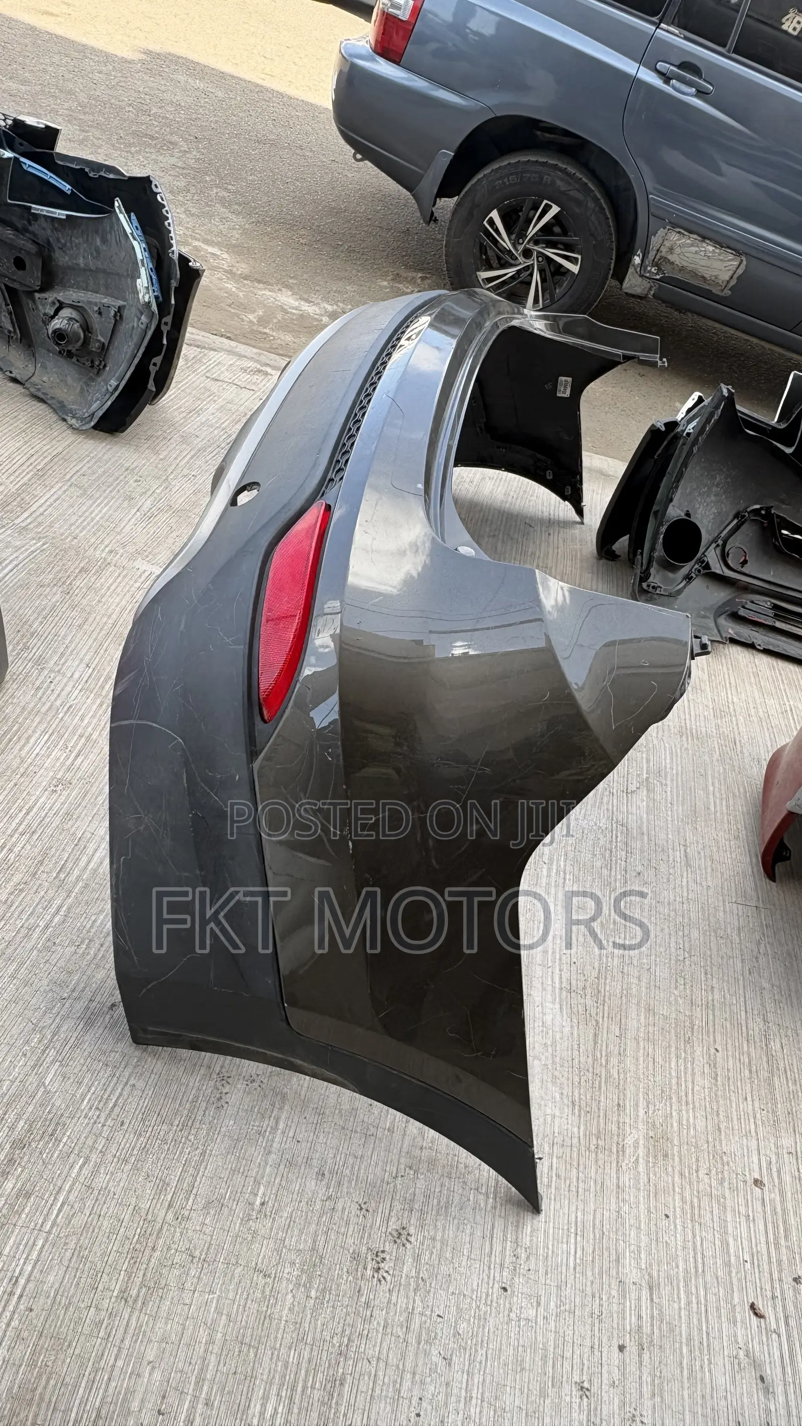 Hyundai Santa Fe Back Bumper 2010,2011,2012,2013,2014,2015,2016,2017