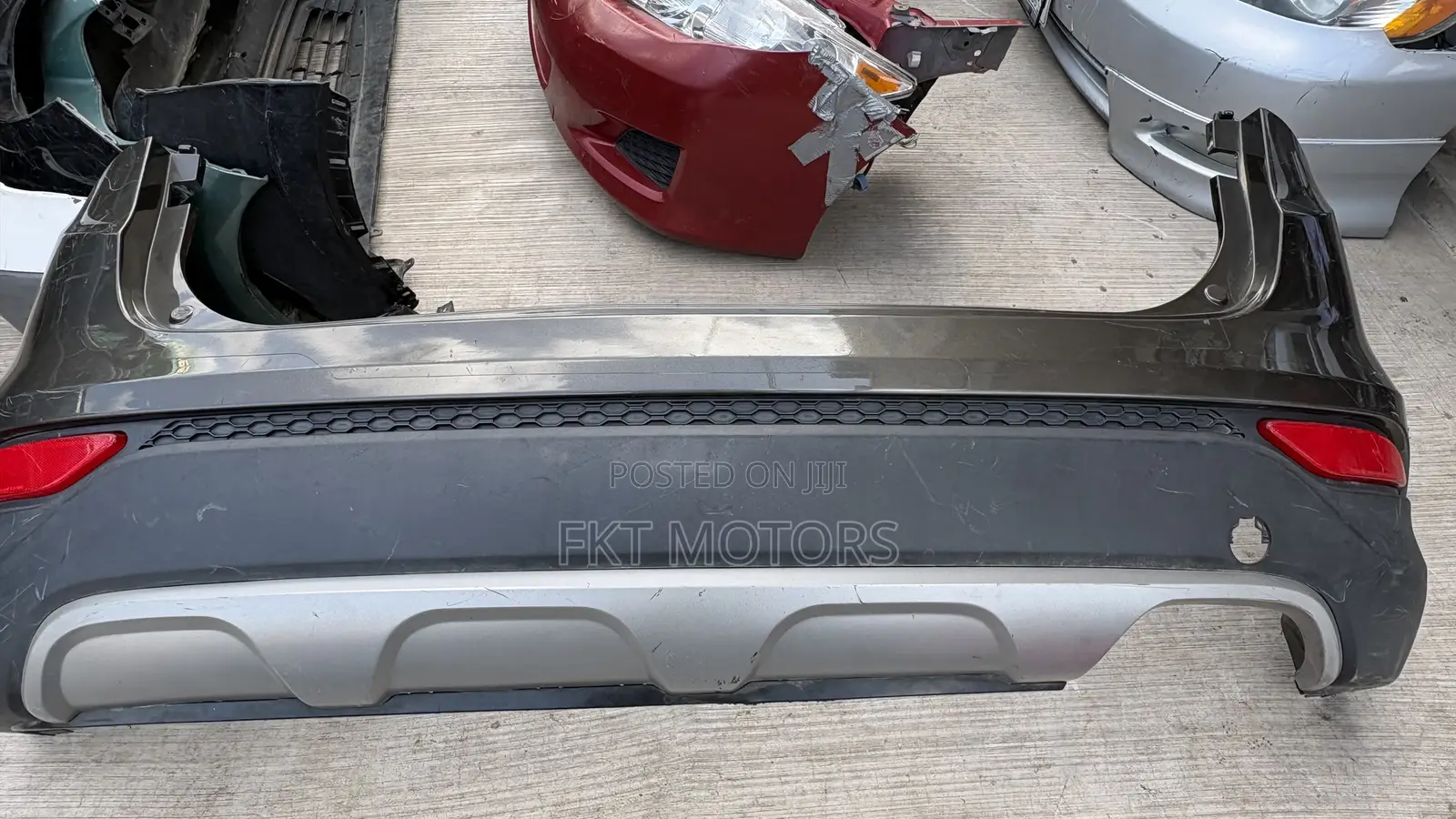 Hyundai Santa Fe Back Bumper 2010,2011,2012,2013,2014,2015,2016,2017