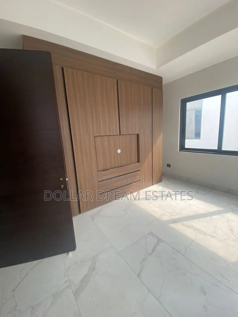 4bdrm Townhouse / Terrace in East Legon for rent