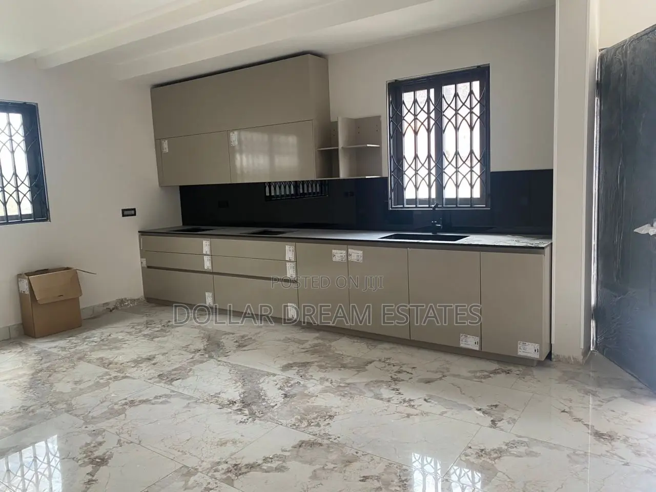 4bdrm Townhouse / Terrace in East Legon for rent