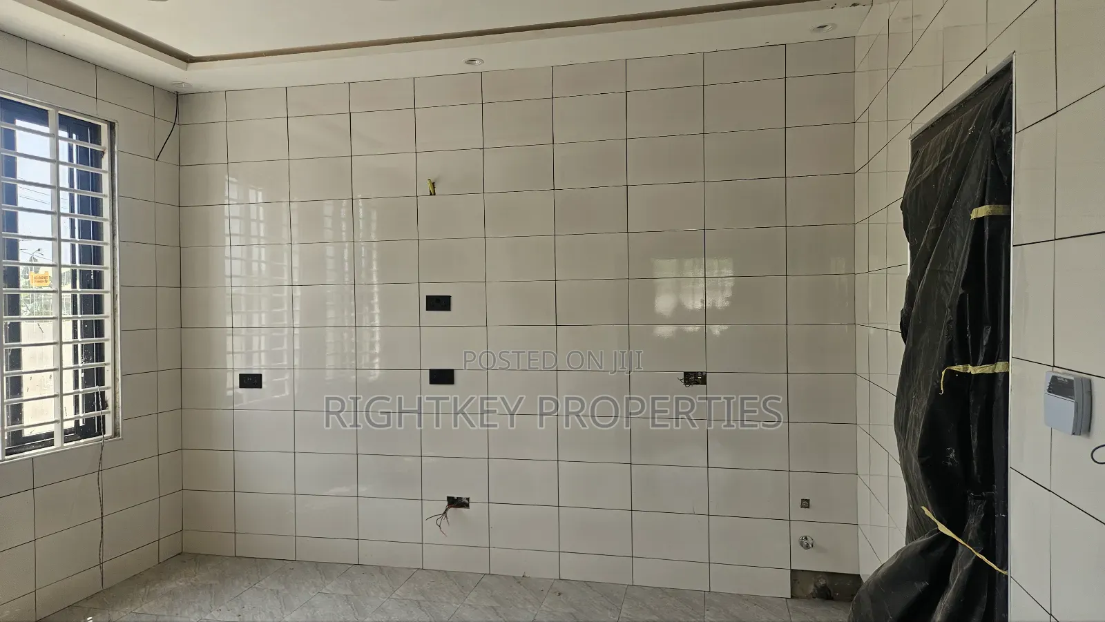 4bdrm Duplex in Atasemanso, Kumasi Metropolitan for sale