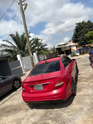 Mercedes-Benz C250 2013 Red