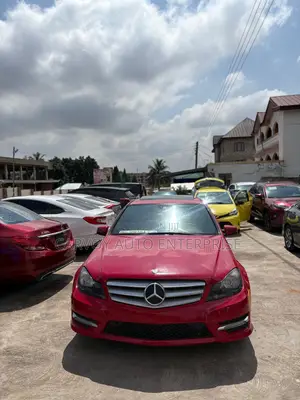 Mercedes-Benz C250 2013 Red