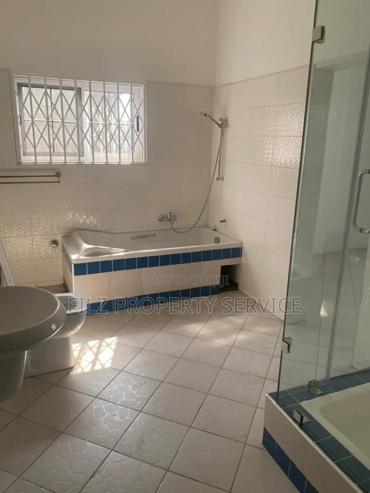 7bdrm House in East Legon Mempeasem, American House for sale