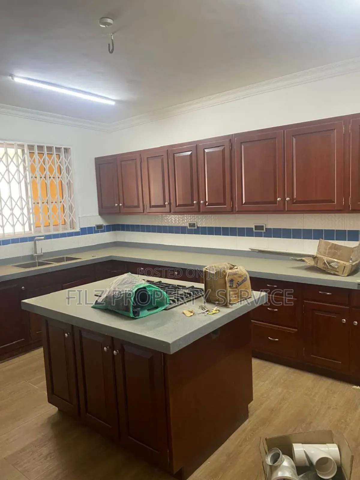 7bdrm House in East Legon Mempeasem, American House for sale