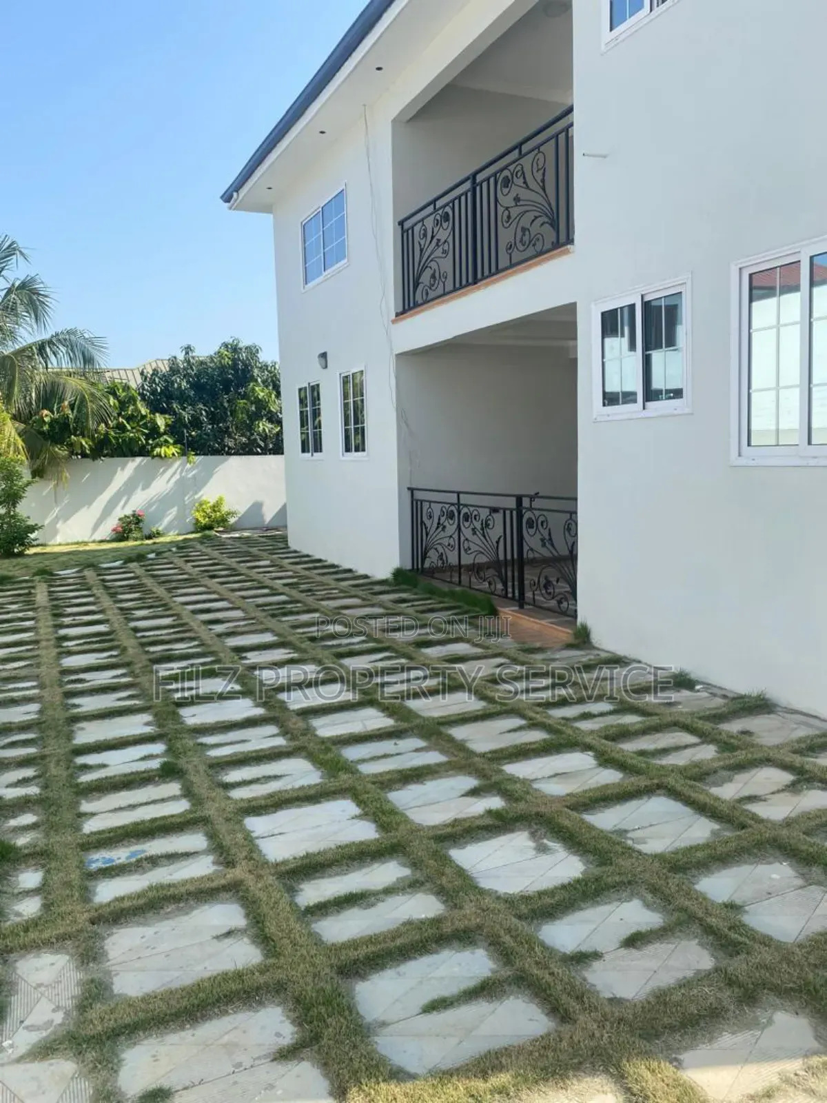 7bdrm House in East Legon Mempeasem, American House for sale