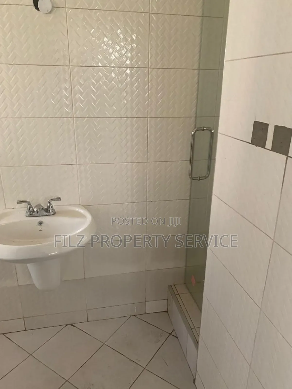 7bdrm House in East Legon Mempeasem, American House for sale