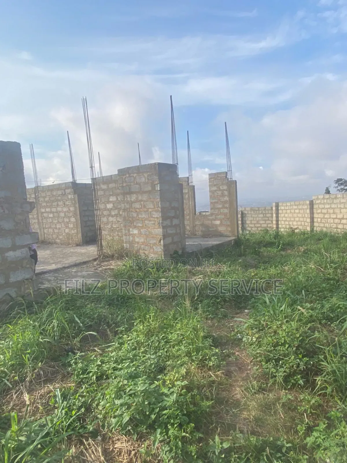 4bdrm House in Ashongman Bank Of, Ashomang Estate for sale