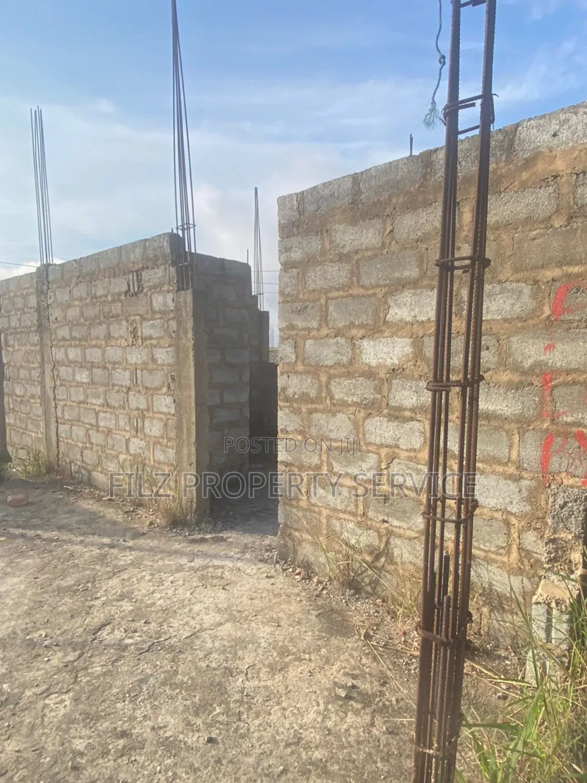 4bdrm House in Ashongman Bank Of, Ashomang Estate for sale
