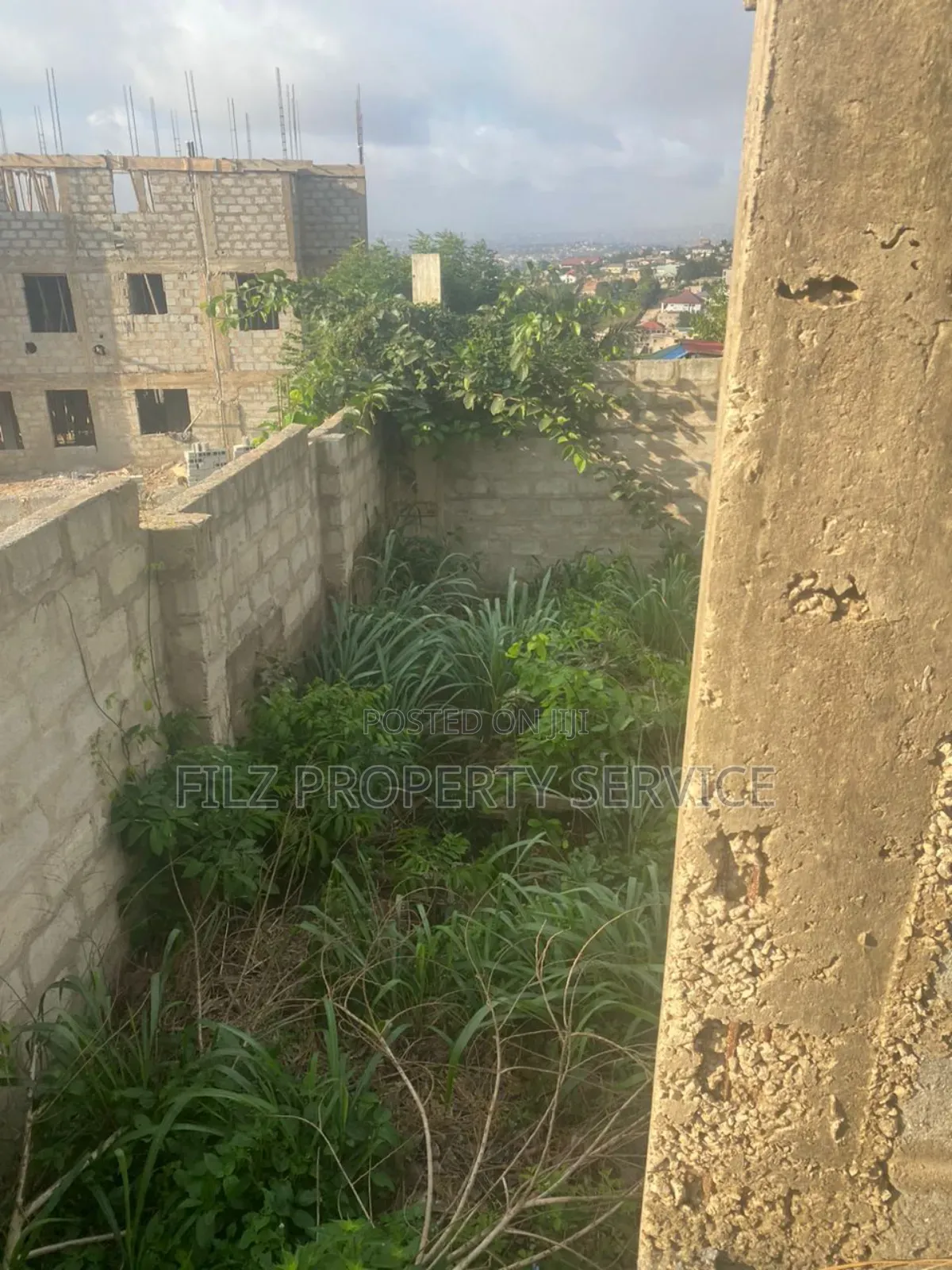 4bdrm House in Ashongman Bank Of, Ashomang Estate for sale