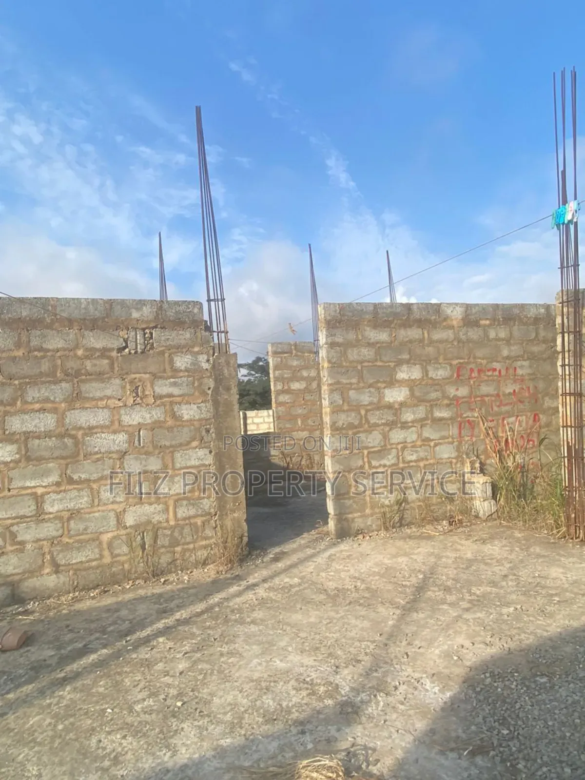 4bdrm House in Ashongman Bank Of, Ashomang Estate for sale
