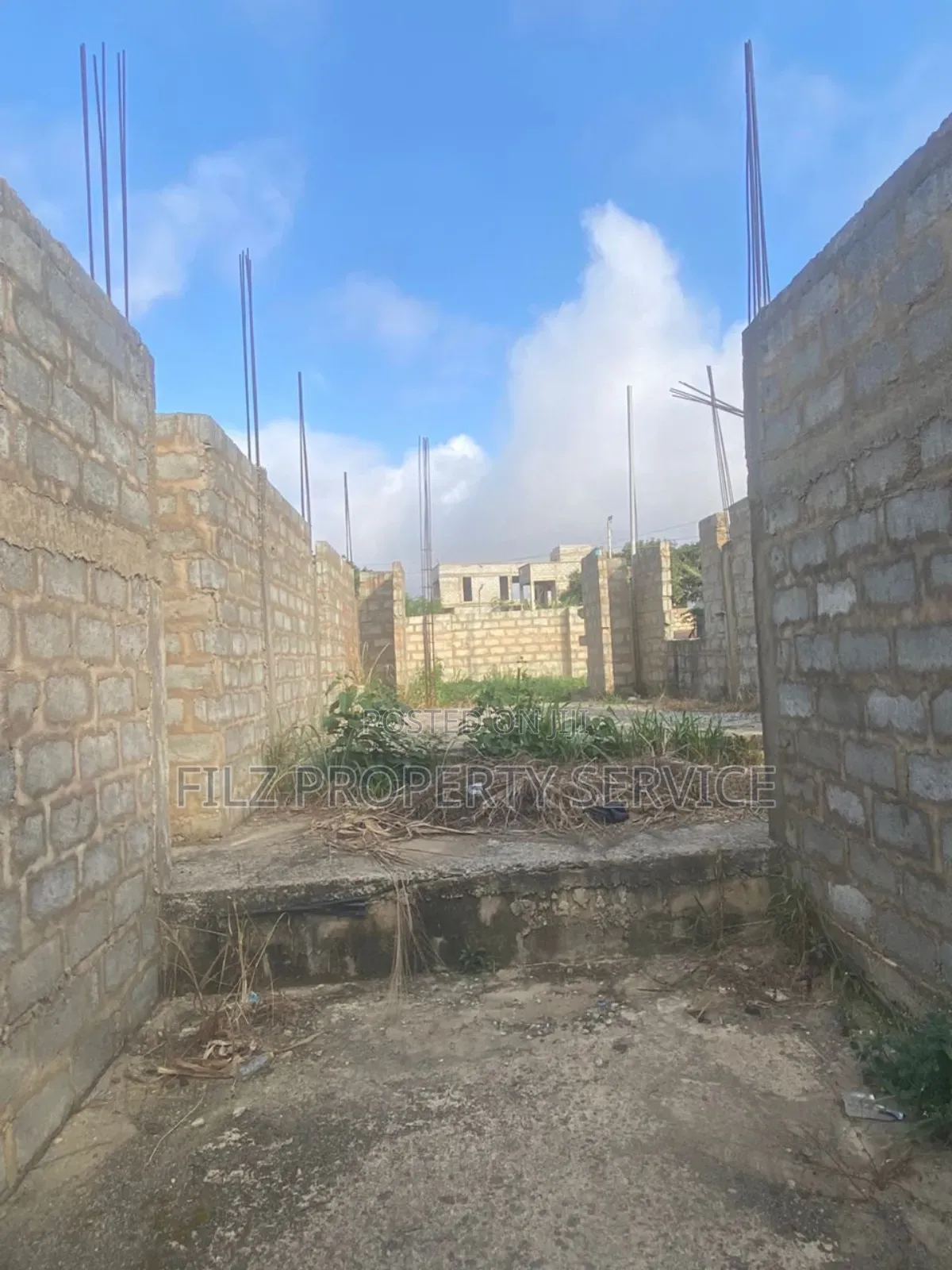 4bdrm House in Ashongman Bank Of, Ashomang Estate for sale