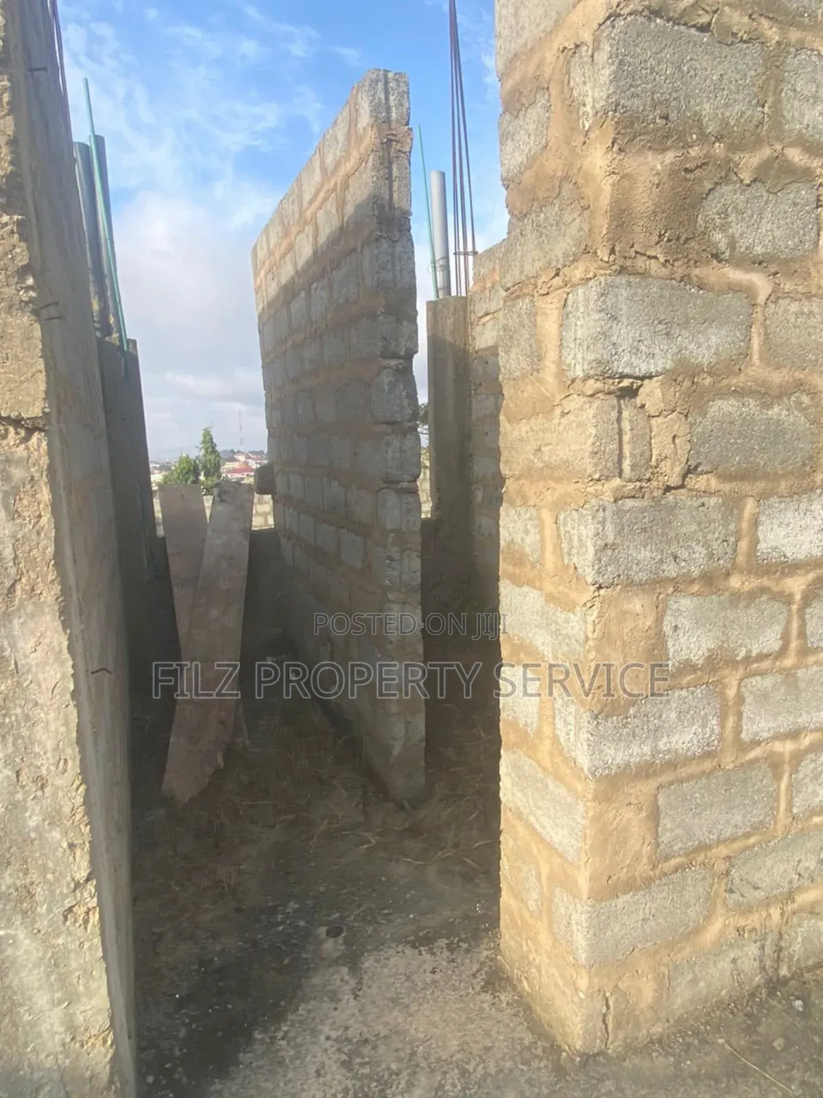 4bdrm House in Ashongman Bank Of, Ashomang Estate for sale
