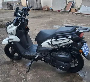 Yamaha Majesty 2024 White