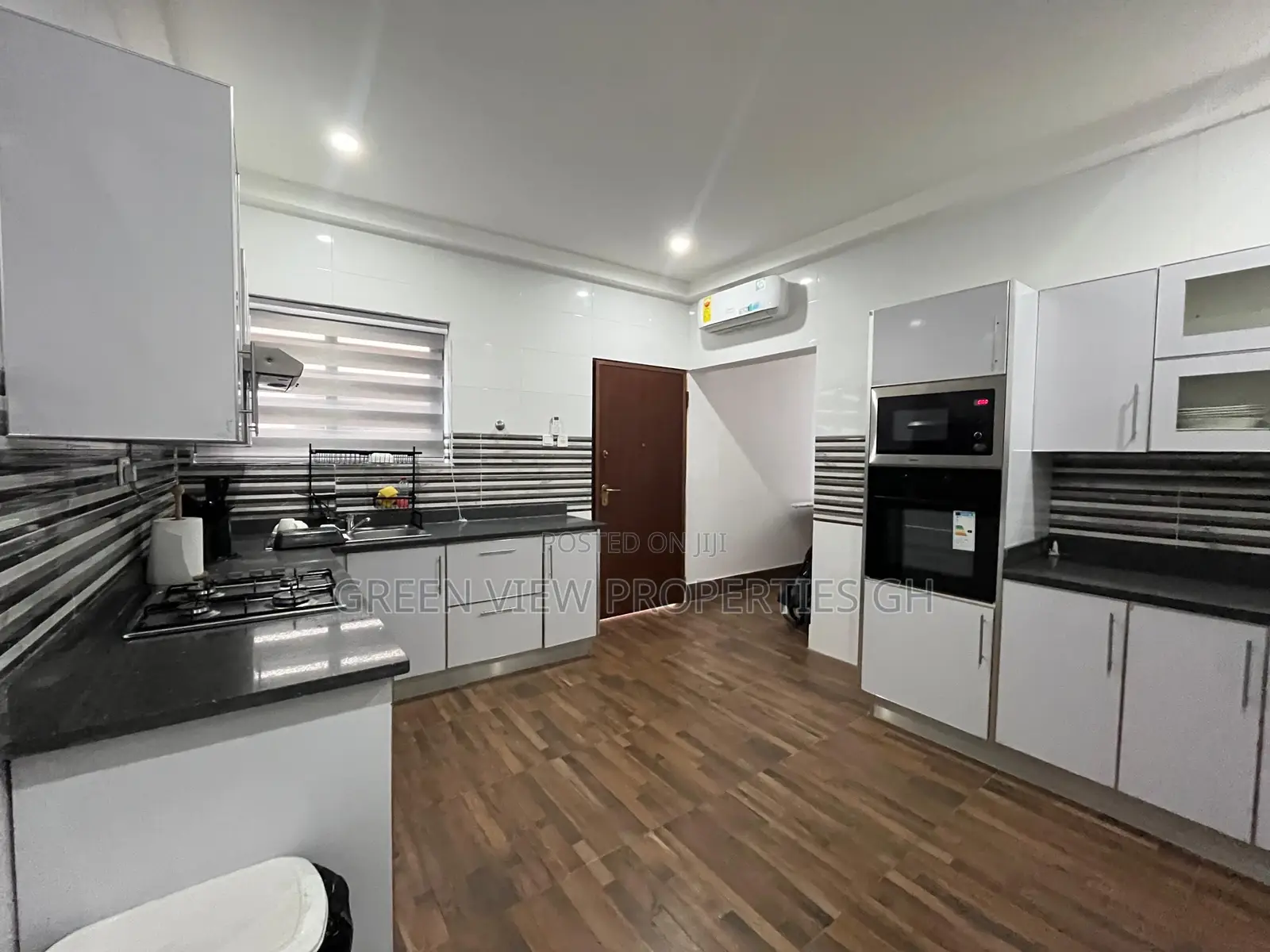 Furnished 4bdrm Duplex in East Legon for rent