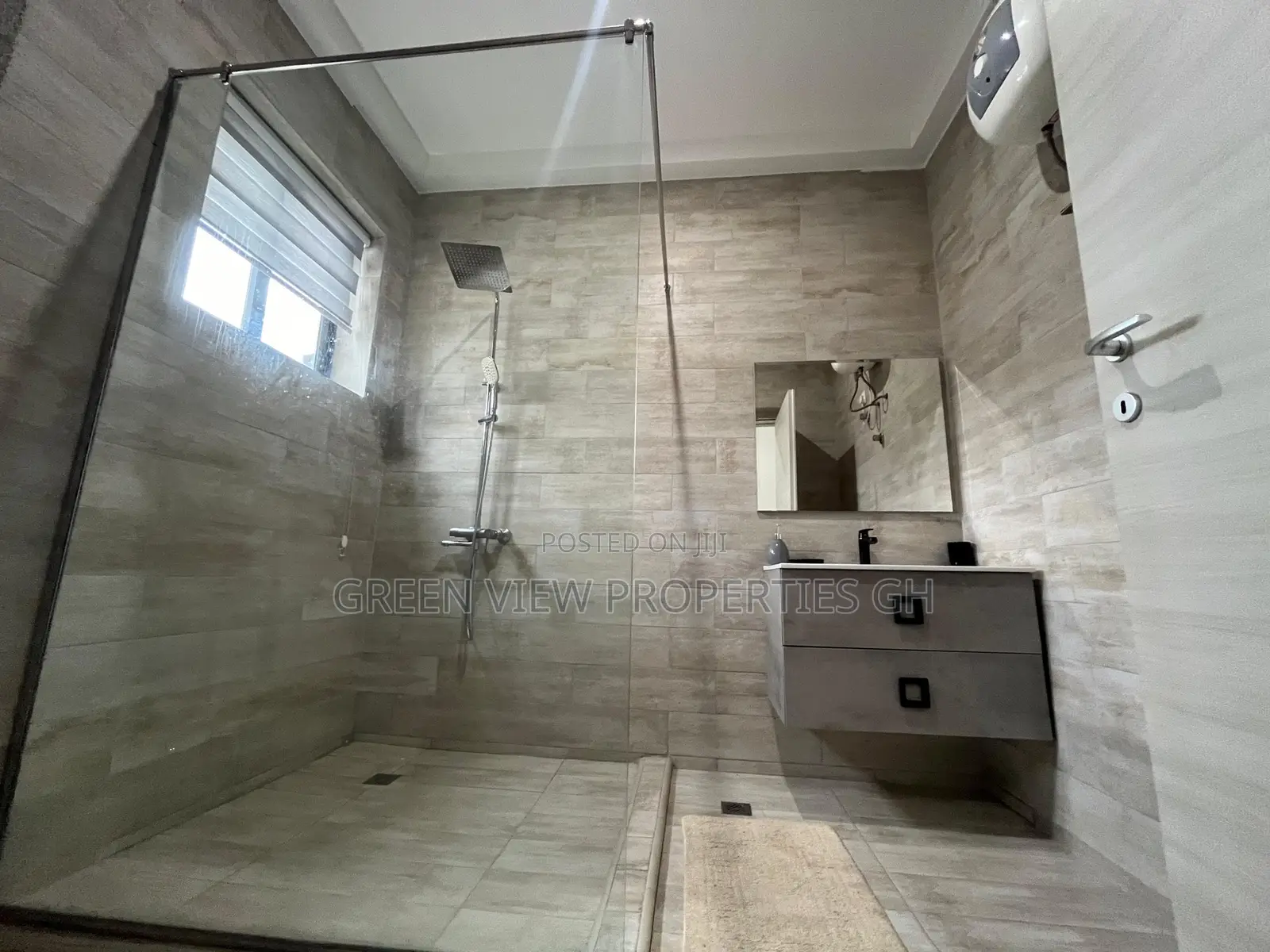 Furnished 4bdrm Duplex in East Legon for rent