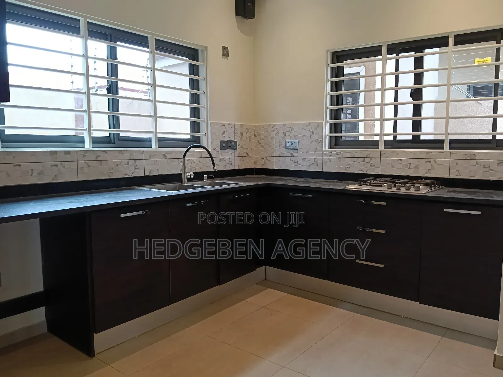3bdrm Duplex in Oyarifa for sale