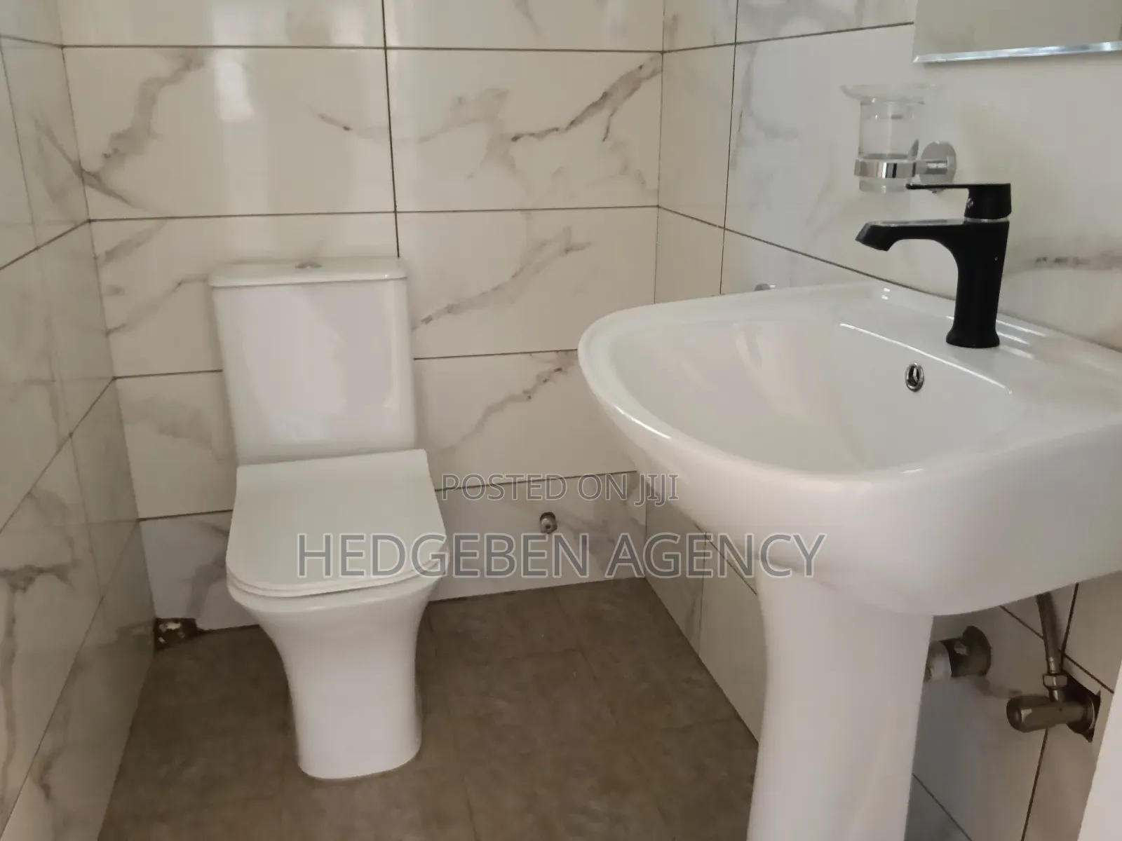 3bdrm Duplex in Oyarifa for sale