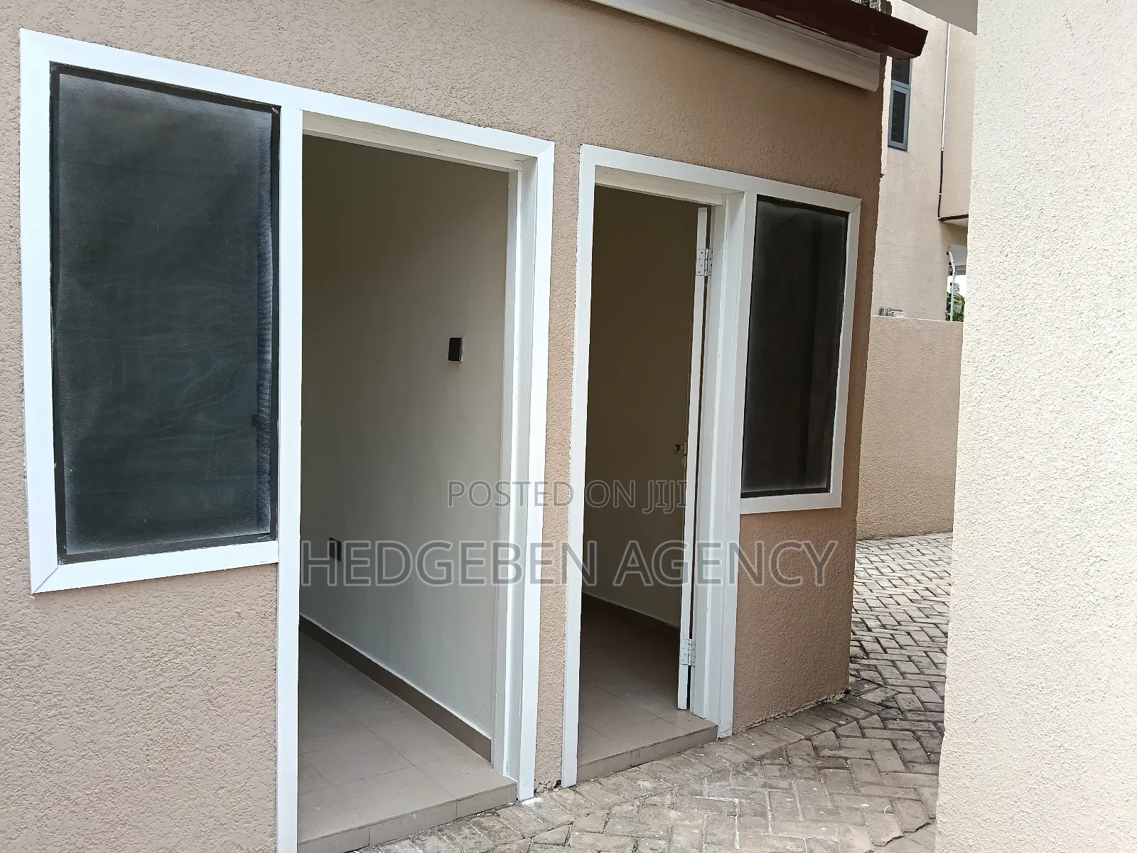 3bdrm Duplex in Oyarifa for sale